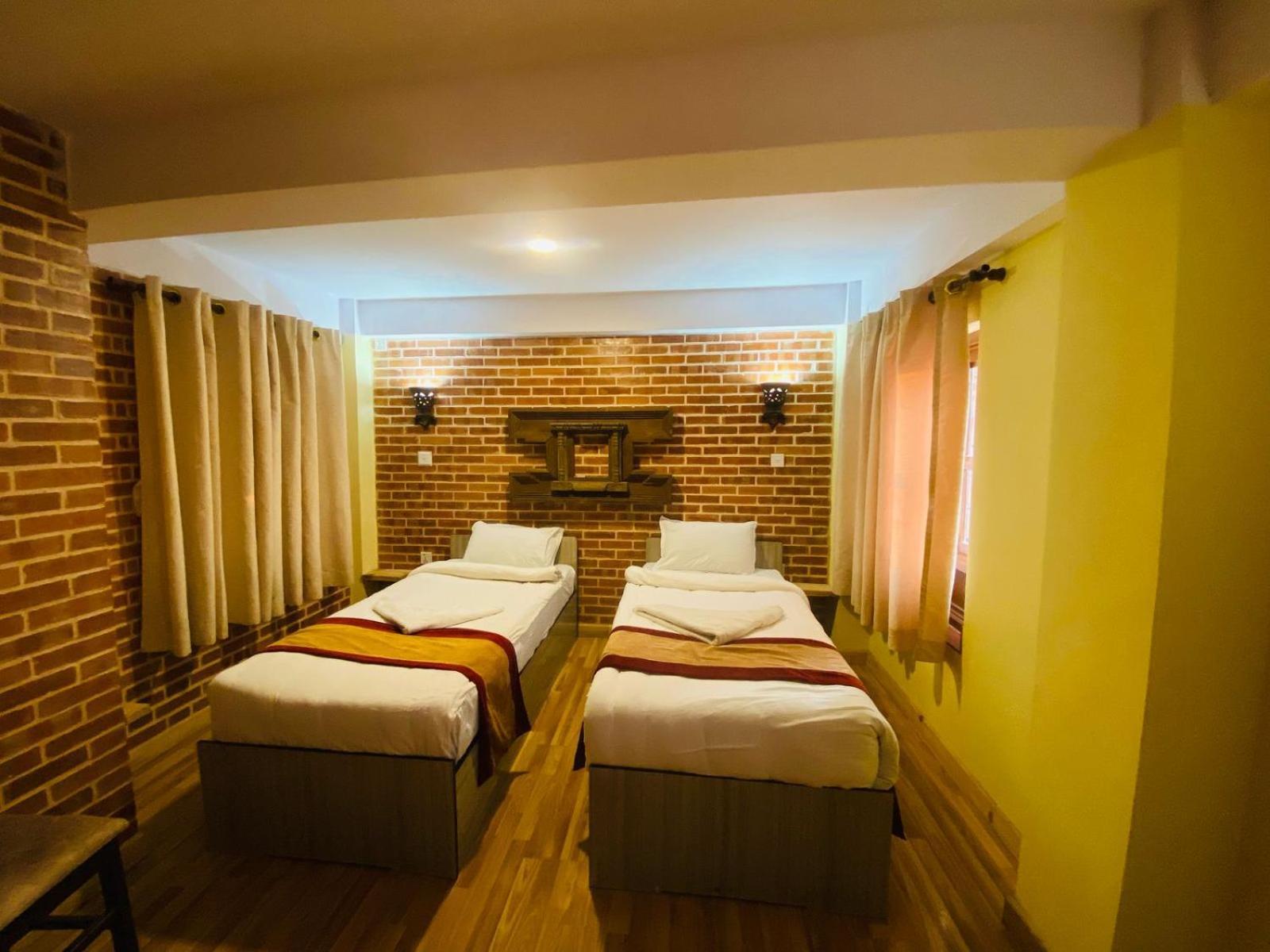Hotel Durbar Side Bhatgoan Buitenkant foto